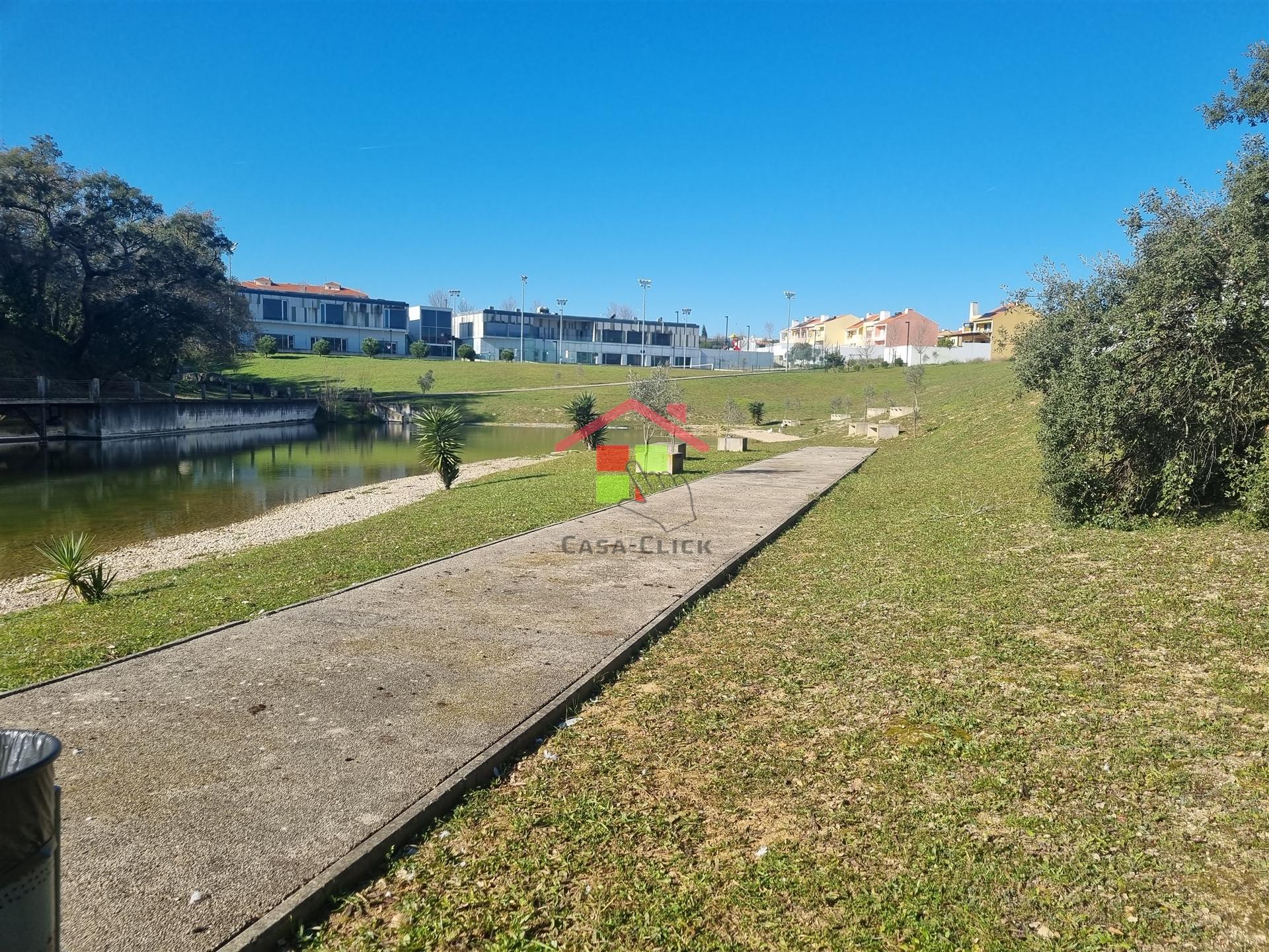 Lote de Terreno T3 Venda em Santarém (Marvila), Santa Iria da Ribeira de Santarém, Santarém (São Salvador) e Santarém (São Nicolau),Santarém