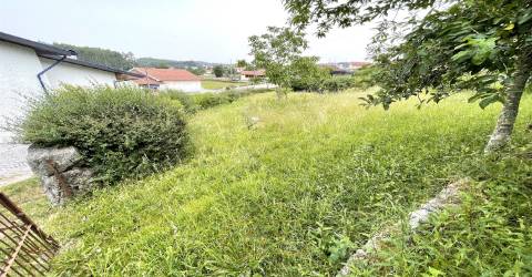 Terreno com 890m2, para Moradia isolada