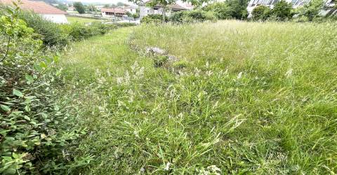 Terreno com 890m2, para Moradia isolada
