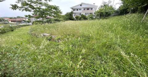 Terreno com 890m2, para Moradia isolada