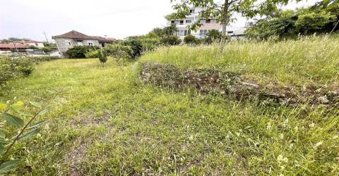 Terreno com 890m2, para Moradia isolada