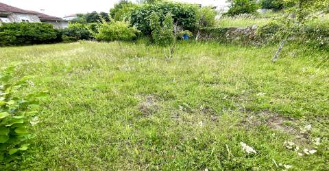 Terreno com 890m2, para Moradia isolada