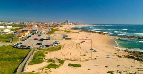 Lote para moradia de 3 frentes