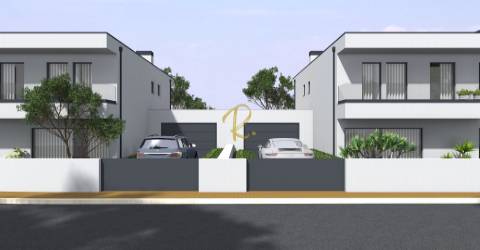 Moradia T4 em Azurva