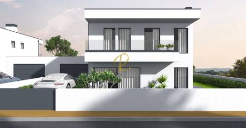 Moradia T4 em Azurva