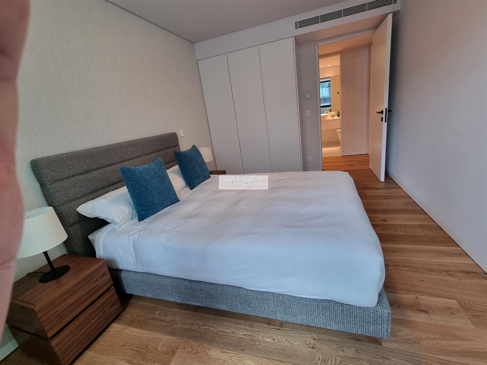 Apartamento T2 Condomínio LX Living com piscina, ginásio e garagem/730.000