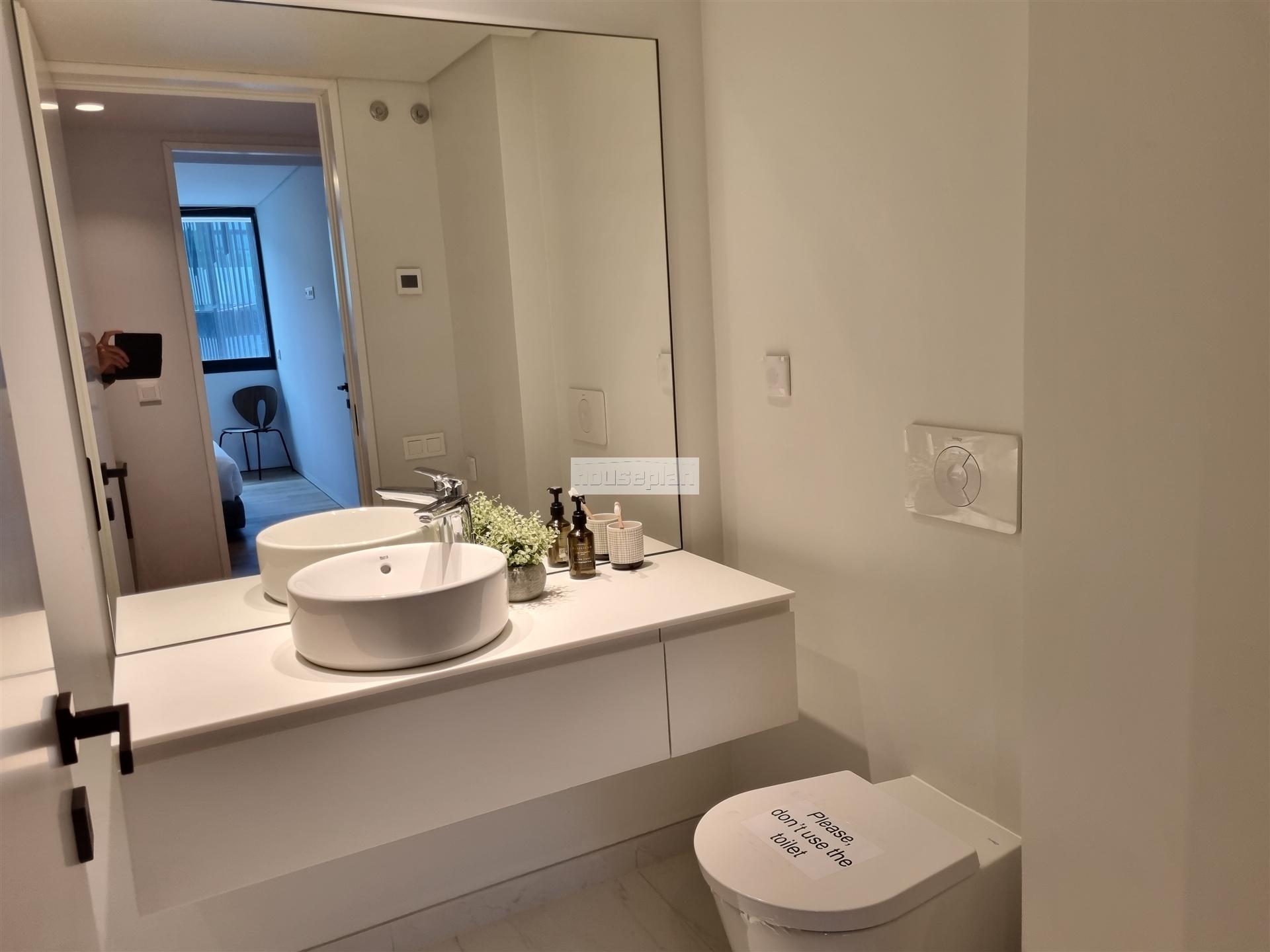 Apartamento T2 Condomínio LX Living piscina e garagem/770.000