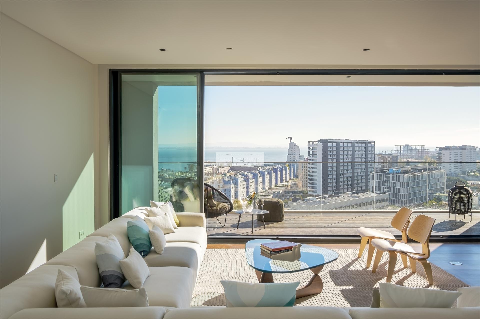 Penthouse T3+1 duplex com elevador, Lisboa / Venda