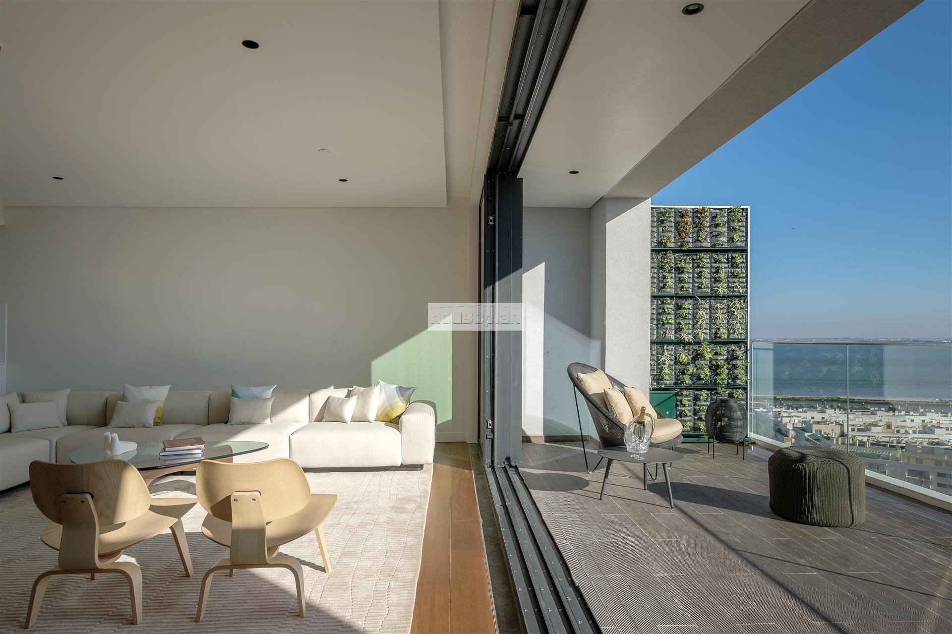 Penthouse T3+1 duplex com elevador, Lisboa / Venda