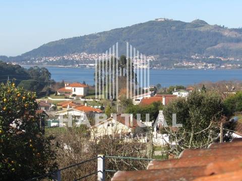 Quinta em Seixas com 40.000 m2 e vistas rio Minho