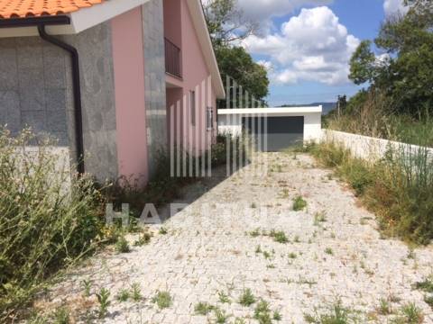 Moradia Isolada T4 em CAMPOS ( ARRENDADA)