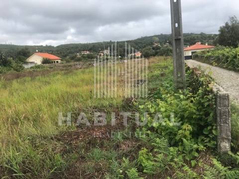 Terreno com 1870 m2  em Riba de Ancora