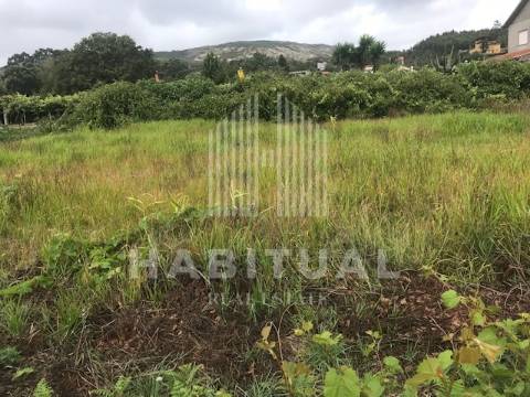 Terreno com 1870 m2  em Riba de Ancora