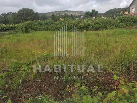 Terreno com 1870 m2  em Riba de Ancora