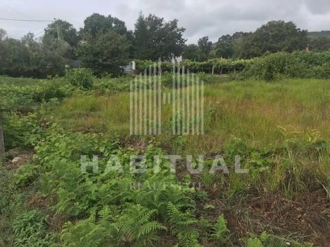 Terreno com 1870 m2  em Riba de Ancora