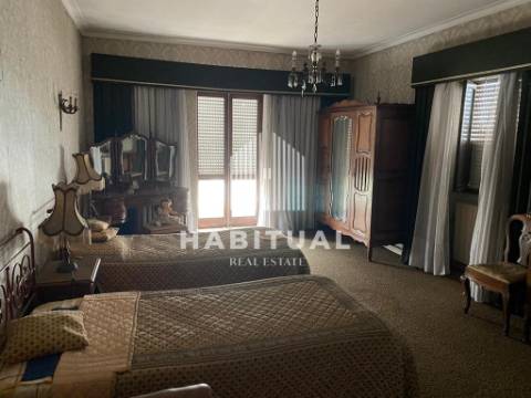 Moradia Isolada T4 em pleno Centro de Viana do Castelo com jardim