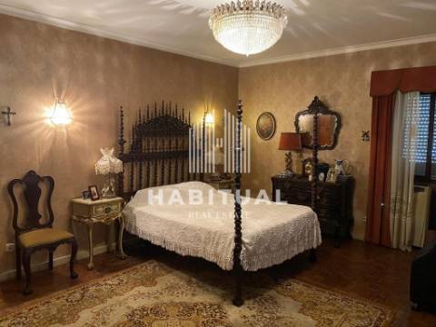 Moradia Isolada T4 em pleno Centro de Viana do Castelo com jardim