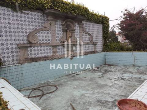 Moradia Isolada T4 em pleno Centro de Viana do Castelo com jardim