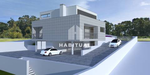 Lote com projeto em Venade