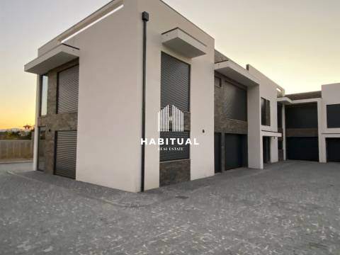 MORADIA T3 EM VALENÇA