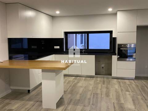 MORADIA T3 EM VALENÇA