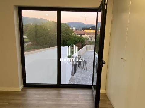 MORADIA T3 EM VALENÇA