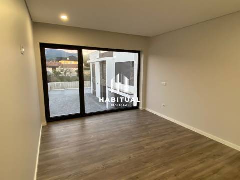 MORADIA T3 EM VALENÇA