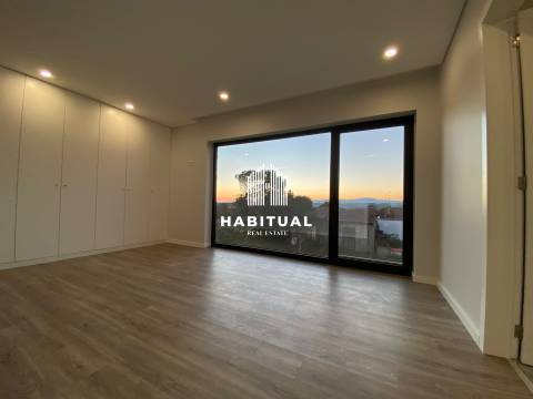 MORADIA T3 EM VALENÇA