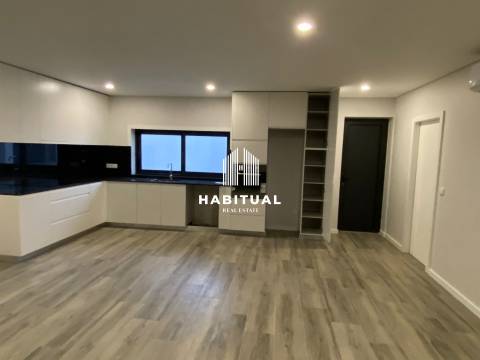 MORADIA T3 EM VALENÇA