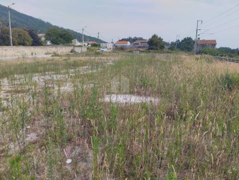 Terreno em Carreço com 498 m2 -Vistas mar
