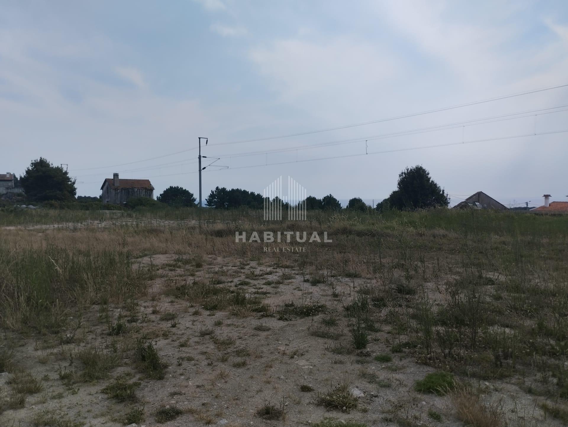 Terreno em Carreço com 498 m2 -Vistas mar