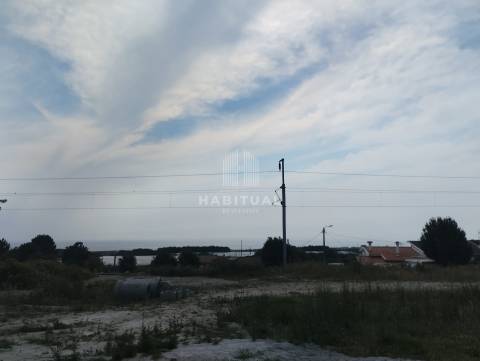 Terreno em Carreço com 498 m2 -Vistas mar