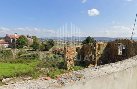 TERRENO COM PROJETO APROVADO NA  COVA - MEADELA