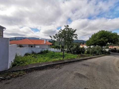 Terreno de construção em Cardielos com 604 m2