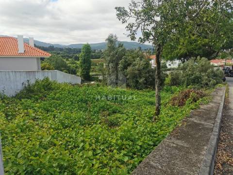 Terreno de construção em Cardielos com 604 m2