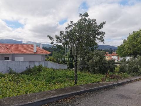 Terreno de construção em Cardielos com 604 m2