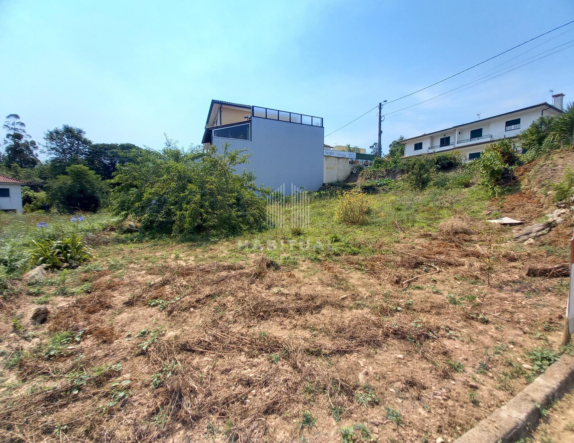 Terreno Urbano em Moreira de Geraz do Lima