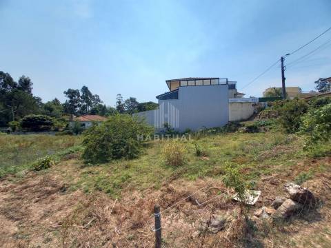 Terreno Urbano em Moreira de Geraz do Lima