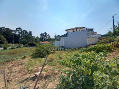 Terreno Urbano em Moreira de Geraz do Lima