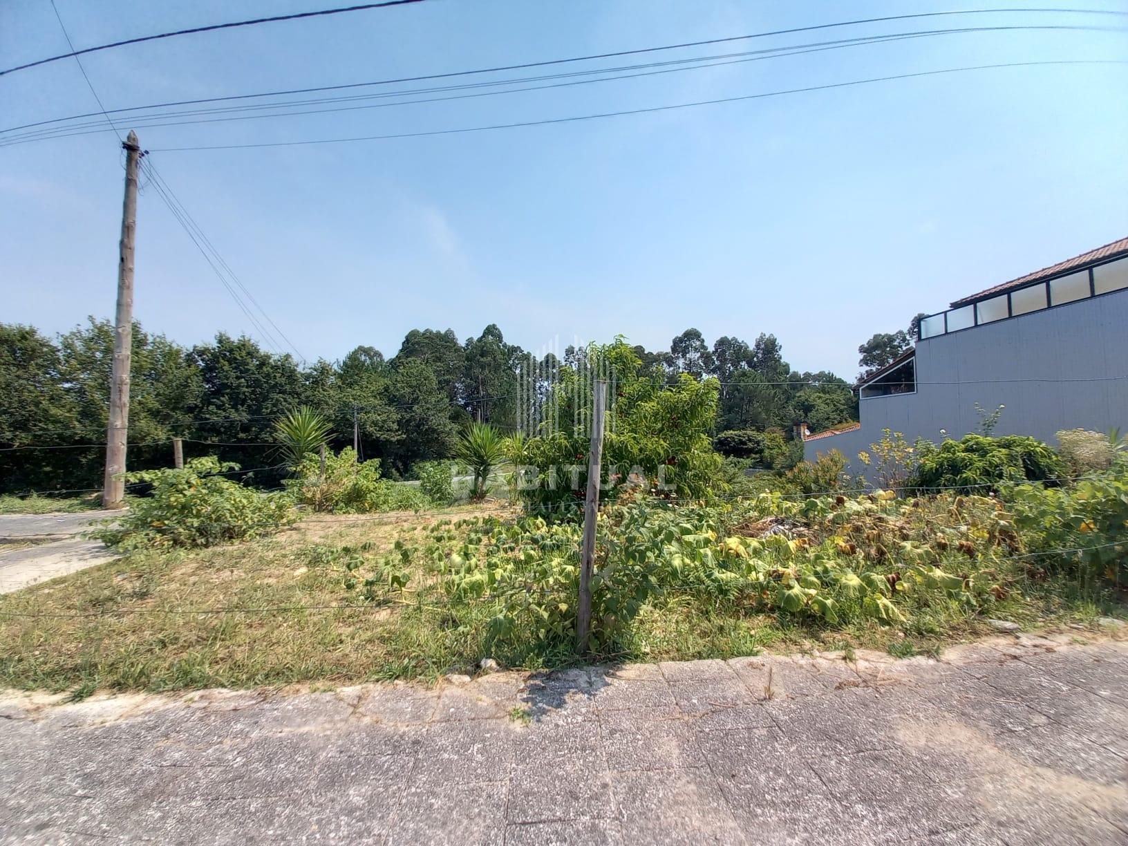 Terreno Urbano em Moreira de Geraz do Lima