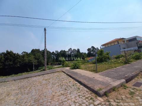 Terreno Urbano em Moreira de Geraz do Lima