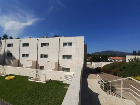 Moradia T3 Triplex em Condominio fechado com piscina e vistas rio  em Seixas