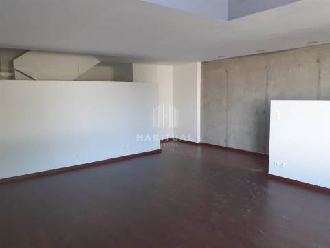 Moradia T3 Triplex em Condominio fechado com piscina e vistas rio  em Seixas