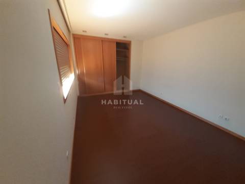 Moradia T3 Triplex em Condominio fechado com piscina e vistas rio  em Seixas