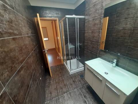 Moradia T3 Triplex em Condominio fechado com piscina e vistas rio  em Seixas