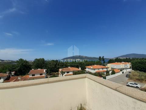 Moradia T3 Triplex em Condominio fechado com piscina e vistas rio  em Seixas