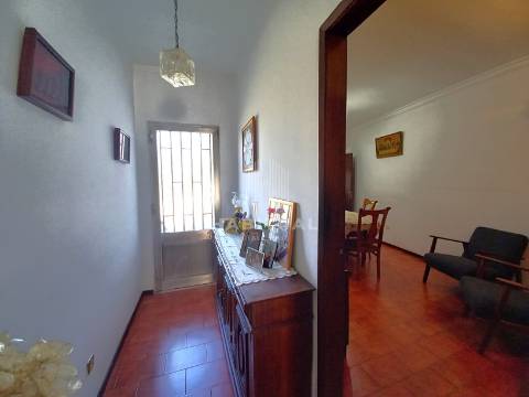 Moradia T3 no Centro de Vila de Prado