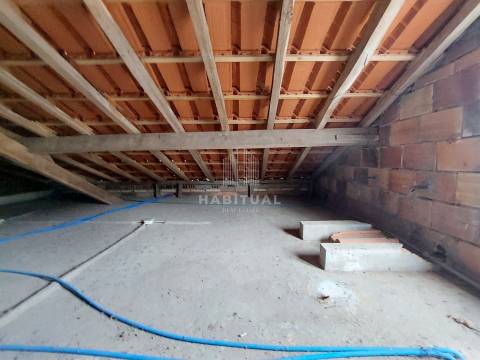 Apartamento T2 com vistas rio em Lanhelas