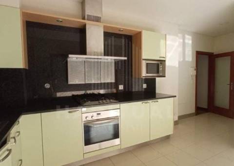 Moradia T3  em Seixas - Condomínio Fechado com Piscina