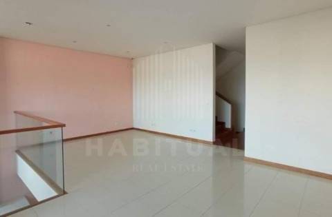 Moradia T3  em Seixas - Condomínio Fechado com Piscina